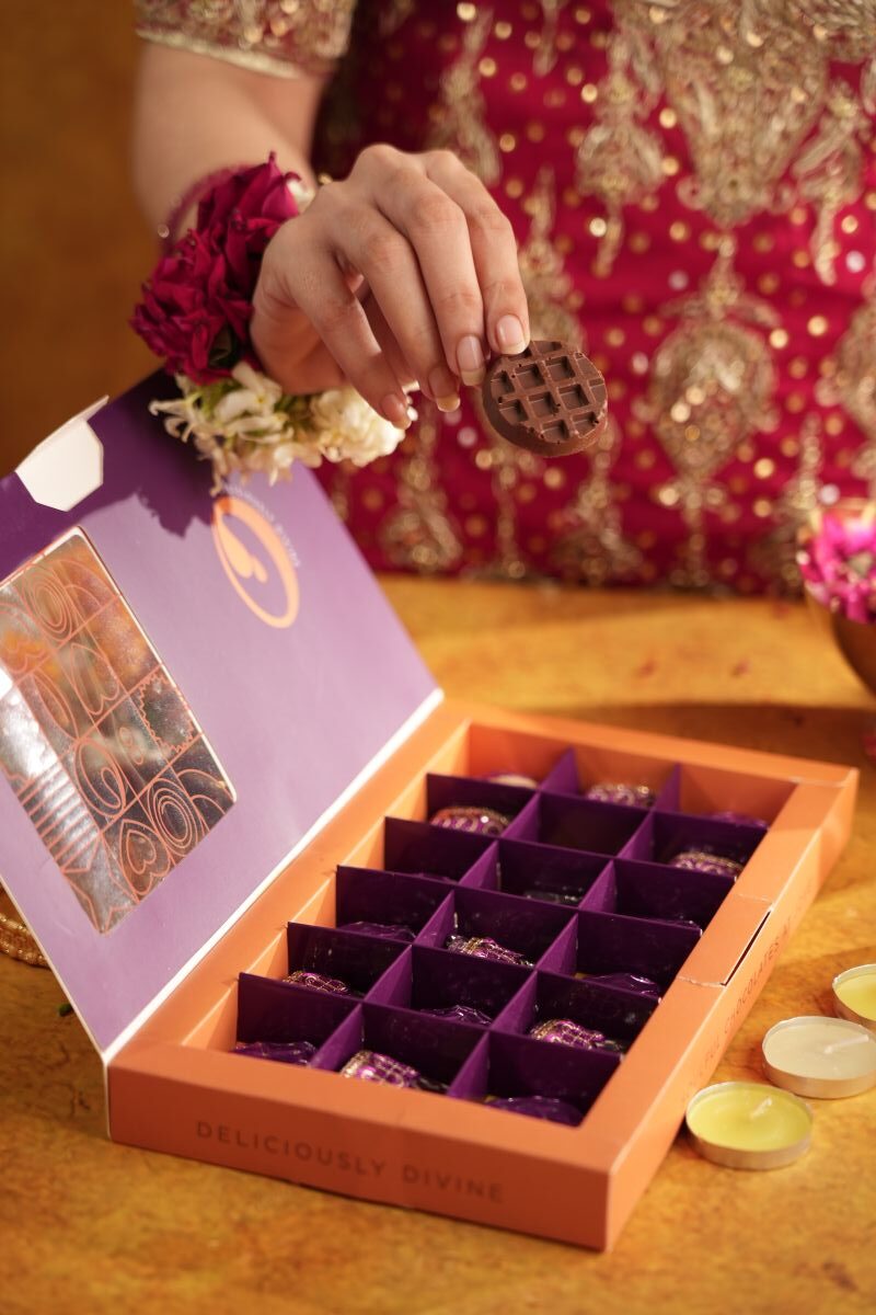 Wedding Chocolate Purple Box 15Pcs - Image 3