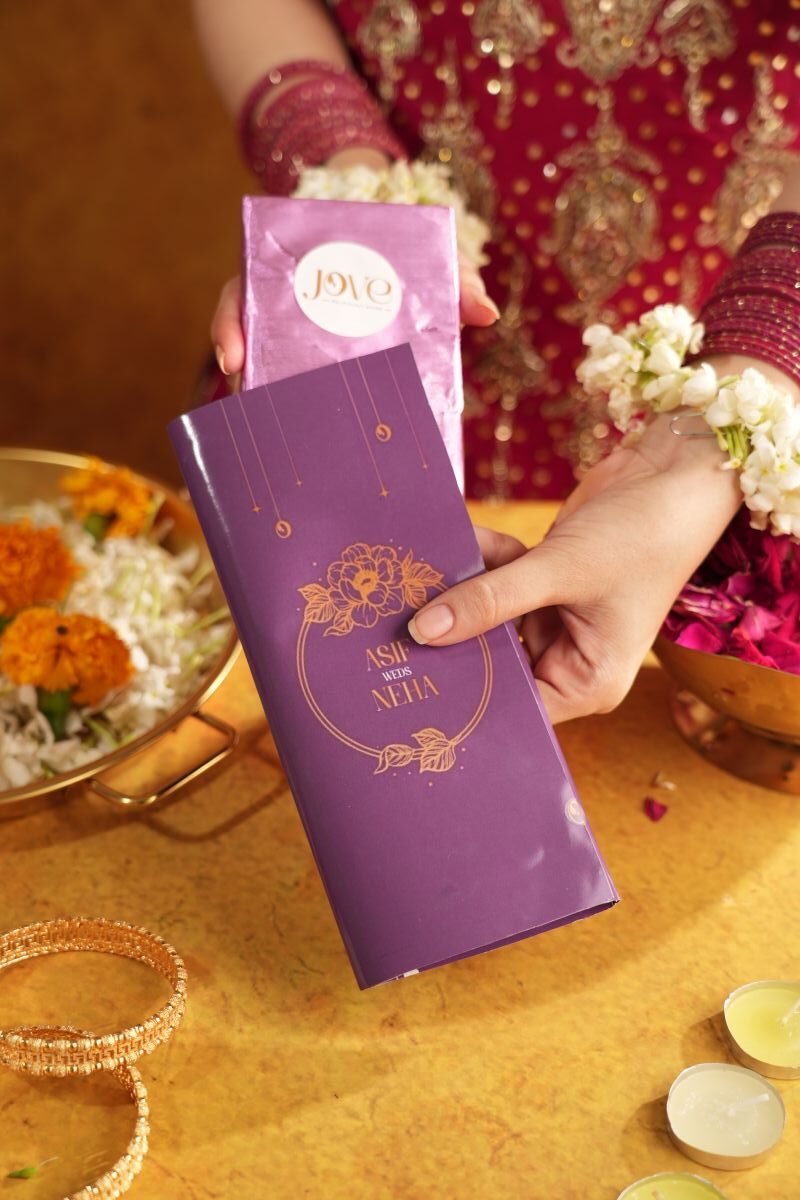 Wedding Customize Booklet Style Chocolate Bar 90 Grams gift box packaging - Jove artisan chocolates